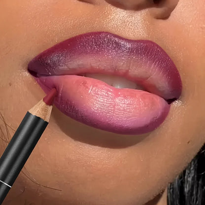 Crayon Lèvres Mat de Luxe – Tenue Longue Durée & Application Lisse pour Contour Parfait